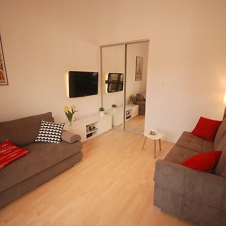 Nowy Apartament Wilcza ワルシャワ エクステリア 写真