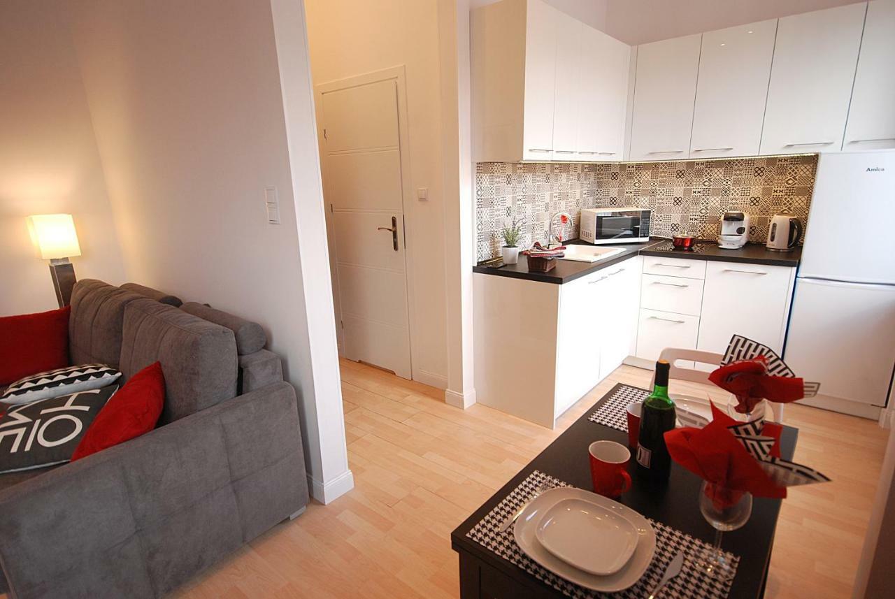 Nowy Apartament Wilcza ワルシャワ エクステリア 写真